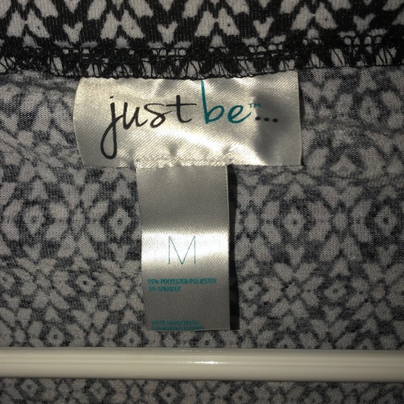 4/$35 Just be...skirt. Size medium. - Picture 2 of 2